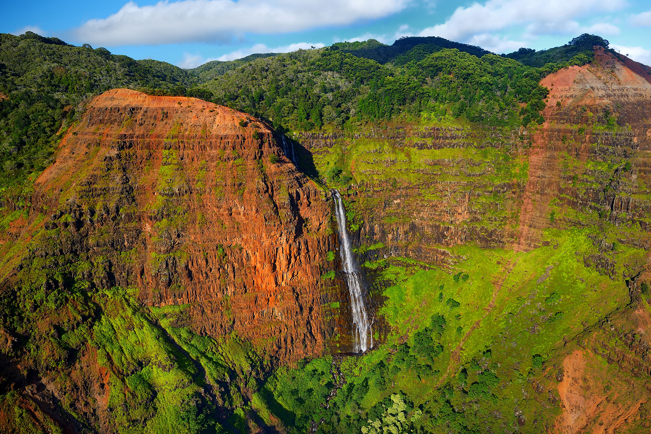 waimea canyon waterfall