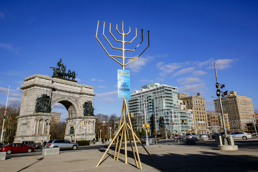 world largest menorah at grand army plaza in brooklyn