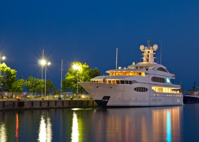 how to travel like a celebrity yacht