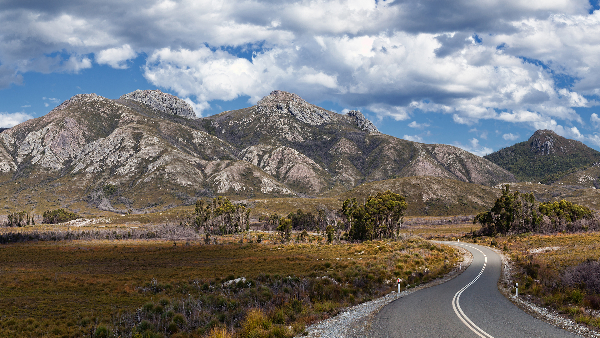 tasmania-road-and-mountains.jpg