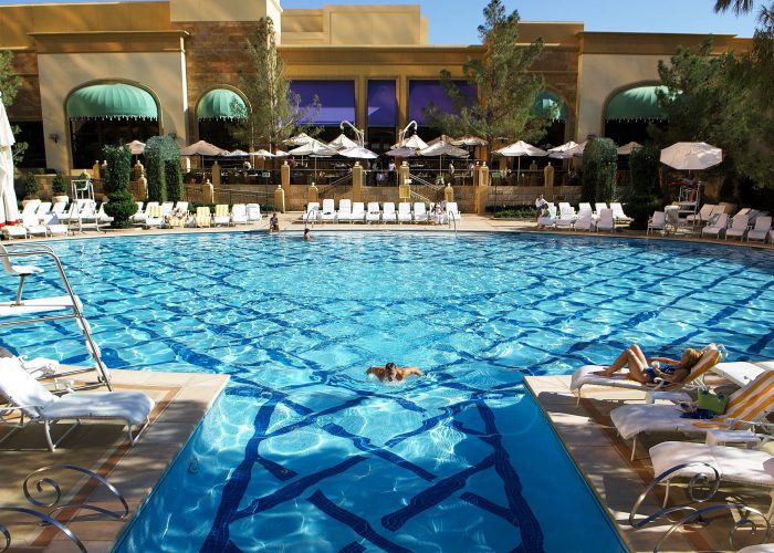 las vegas hotel pools