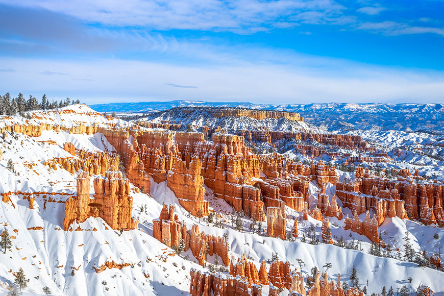 bryce canyon in the snow.