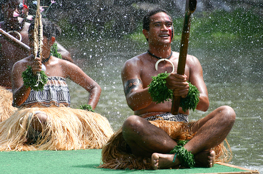 performer at polynesian cultural center
