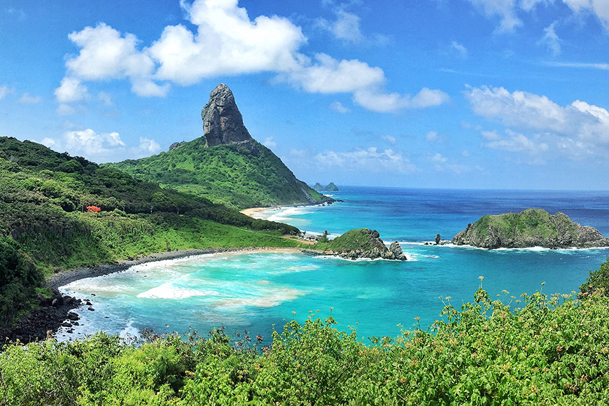 beach in fernando de noronha brazil