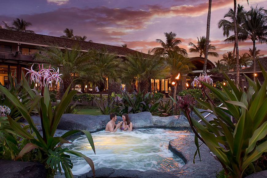 Ko'a Kea Hotel & Resort lava rock whirlpool