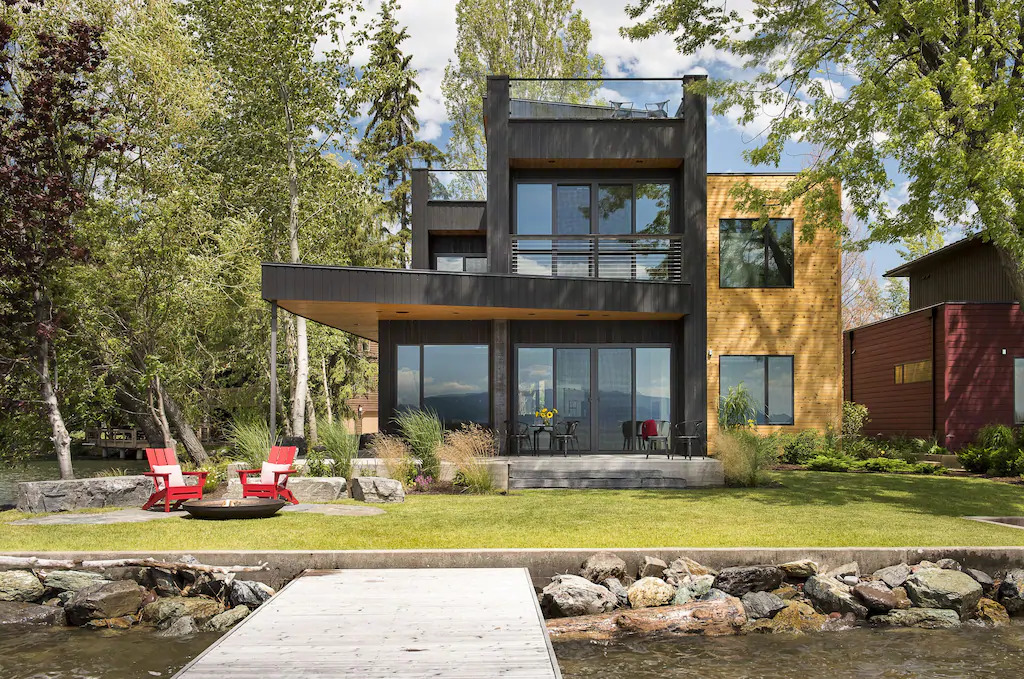 Two-story vacation rental near Flathead Lake, Montana