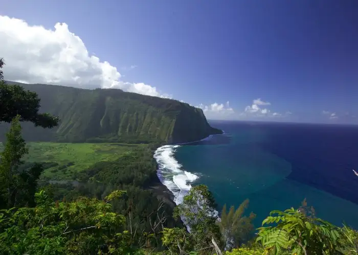 Soak in the Natural Splendor of Waipio Valley on Hawaii’s Big Island