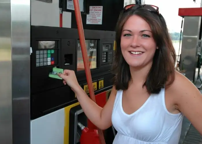 Five Easy Ways to Save Money on Gas This Summer