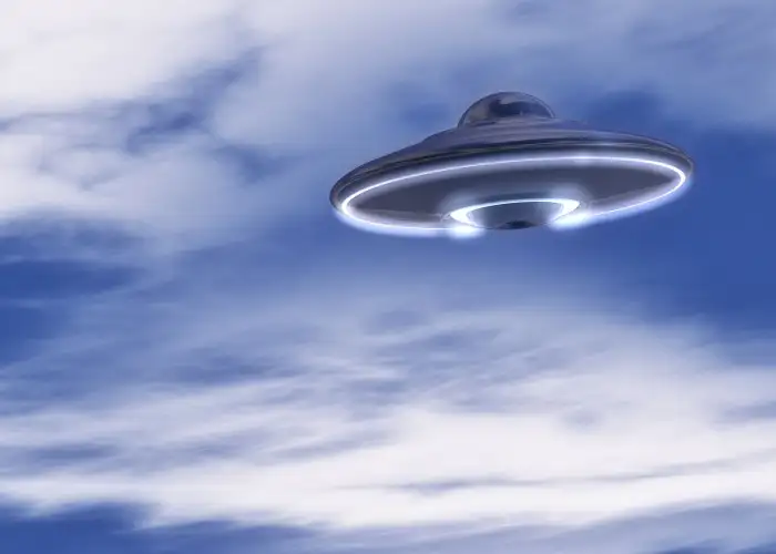 What We’re Reading: Could UFO Sightings Affect Your Flight?