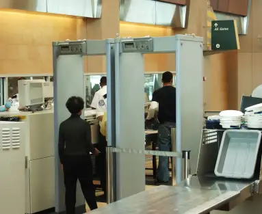 TSA Agent Photographed Napping at Airport