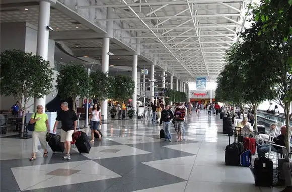 Charlotte Douglas International Airport (CLT)
