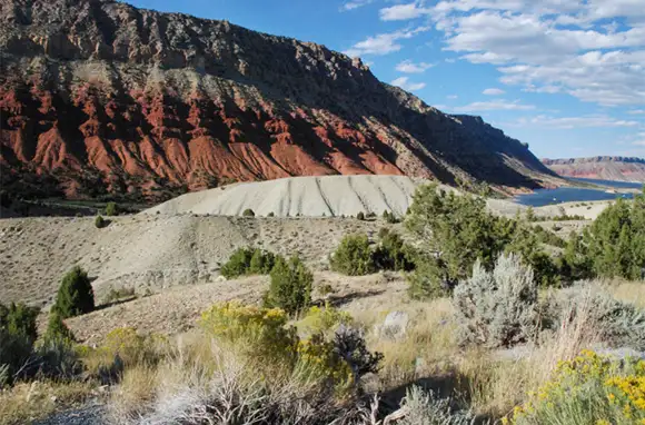 Red-Rock Cliff Camping, Flaming Gorge Reservoir, Utah/Wyoming Border