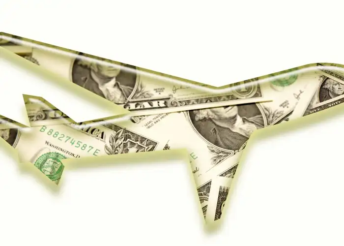 Airlines Blame Sequester as Travelers Shun Higher Prices