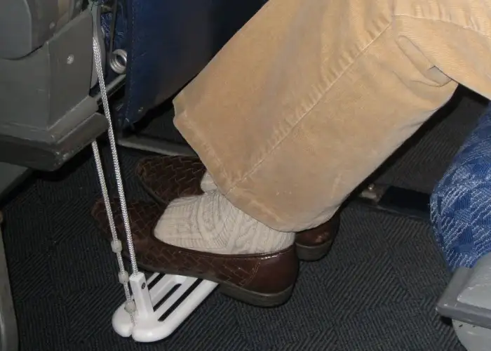 Pick of the Day: Portable Airplane Travel Footrest