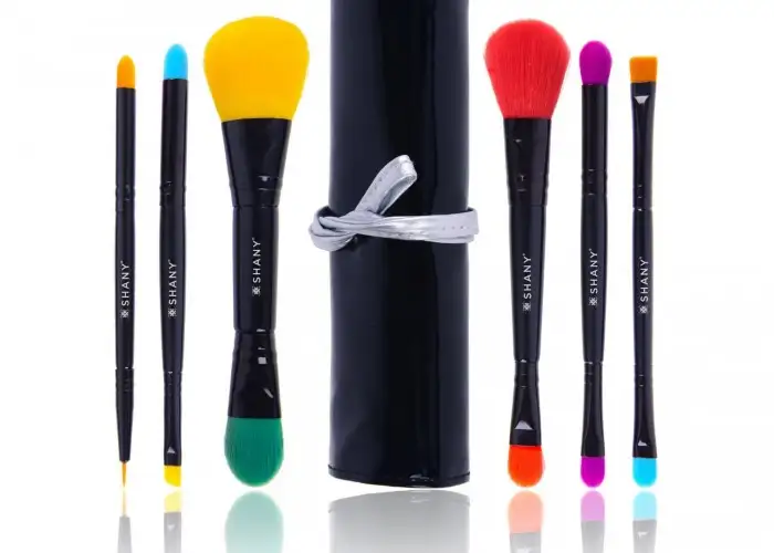 Pick of the Day: Travel Makeup Brush Set