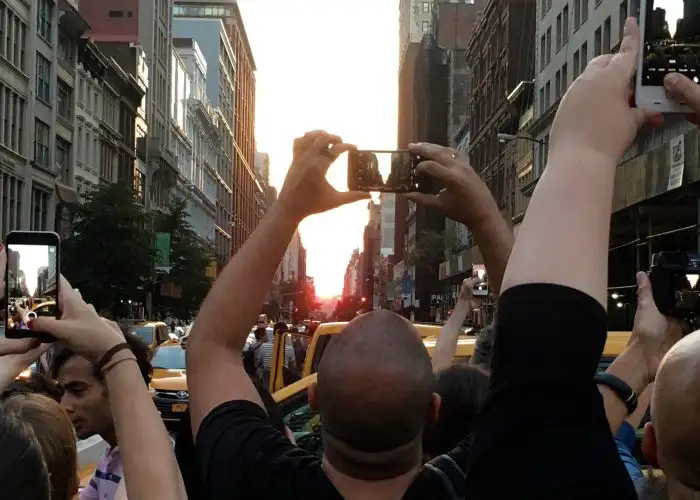New Yorkers Stop Traffic for Photos of This Phenomenon Every Summer