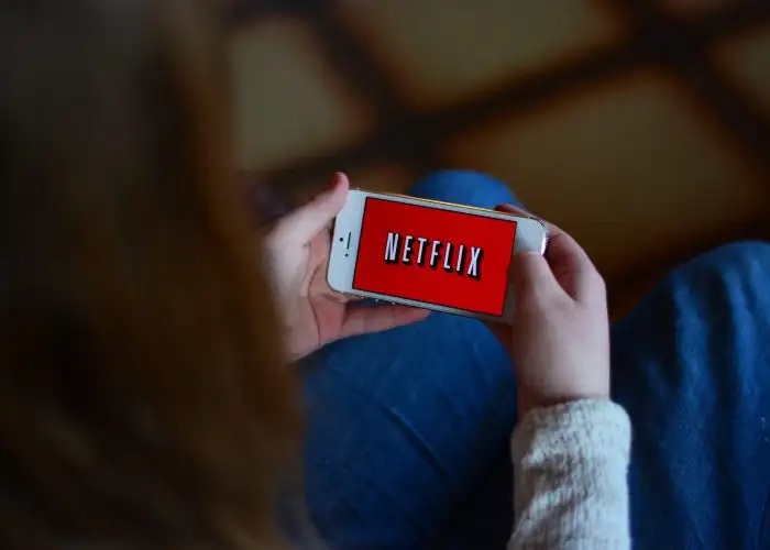 Netflix Adds Download Option for Offline Watching