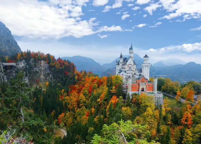 4 Gorgeous Places for Leaf-Peeping Abroad