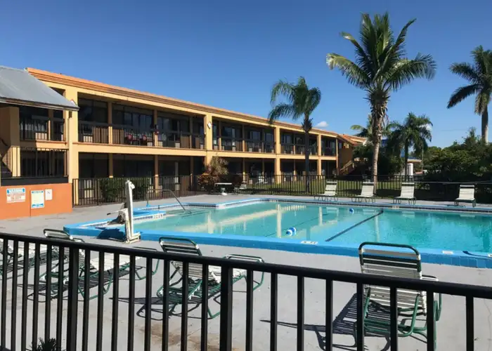 cheap hotels in fort myers