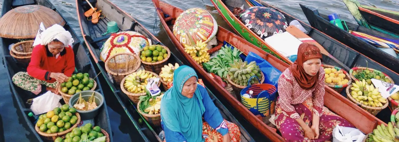 floating boat markets