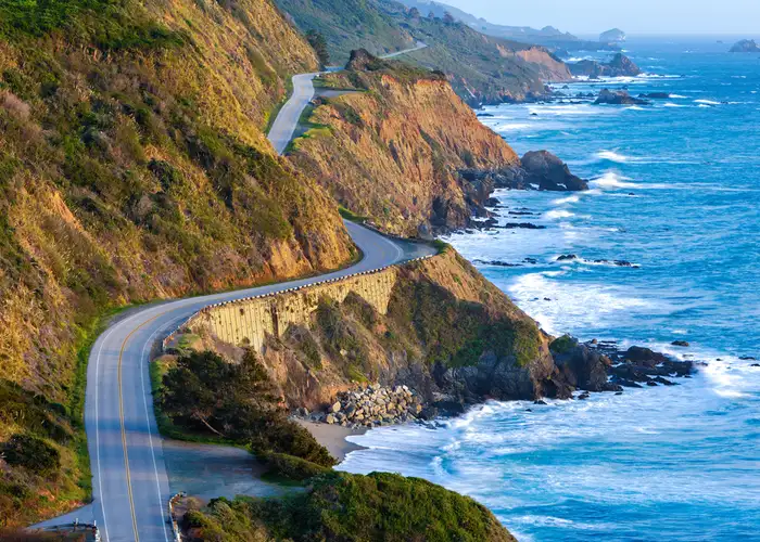 highway along the pacific ocean