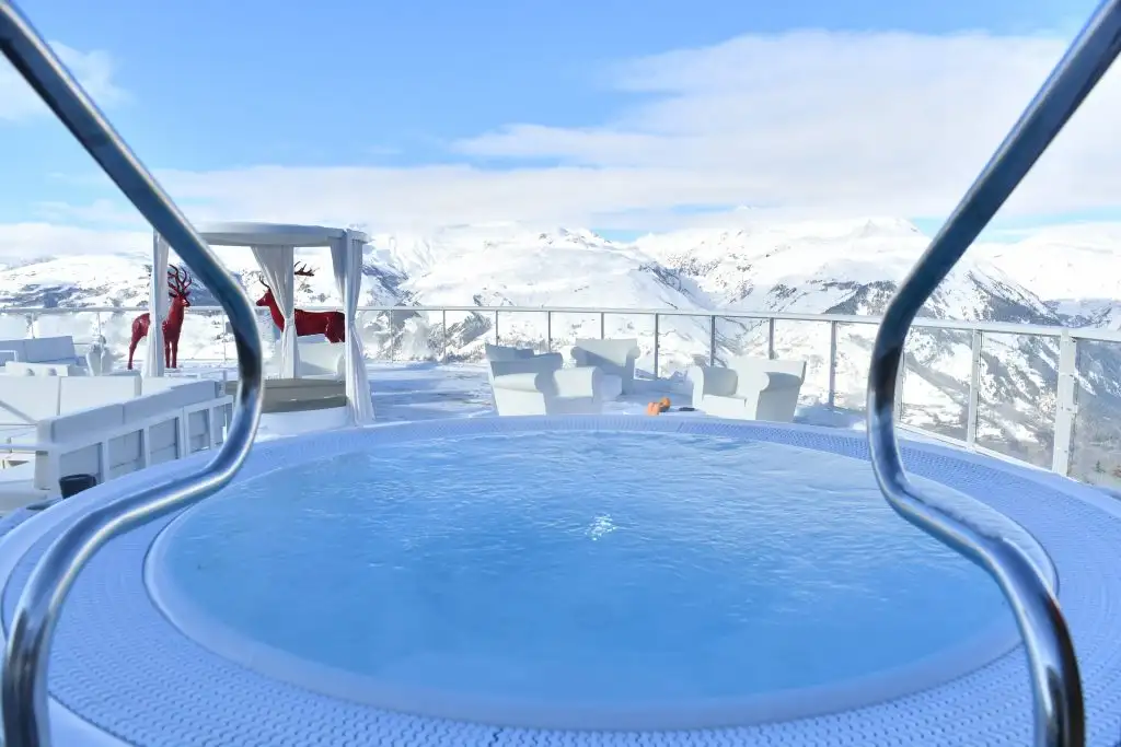 Club med les arcs panorama hot tub at france hotel