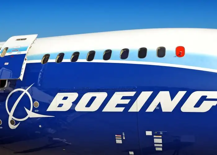 Boeing logo on a 787 Dreamliner
