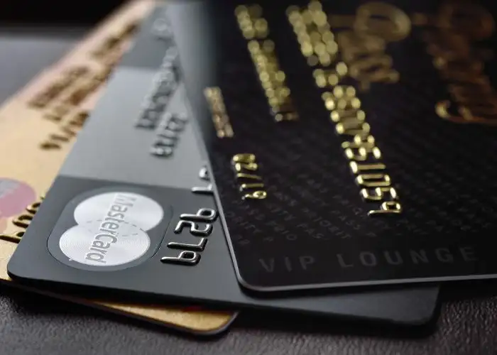 credit cards and vip airport lounge card Priority Pass.