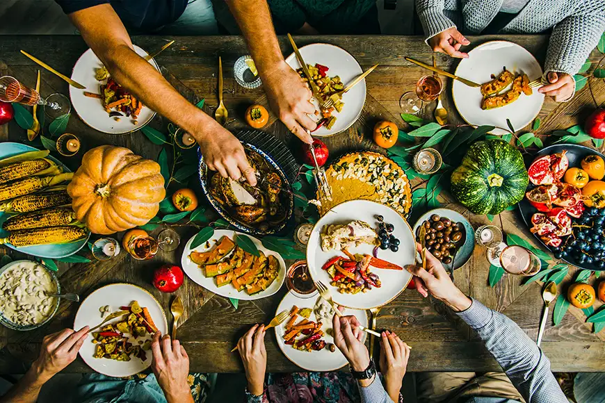 thanksgiving dinner table family food
