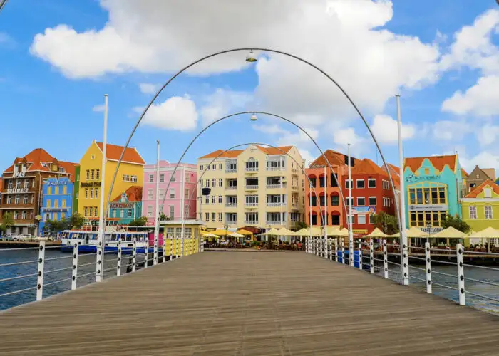 curacao colorful houses