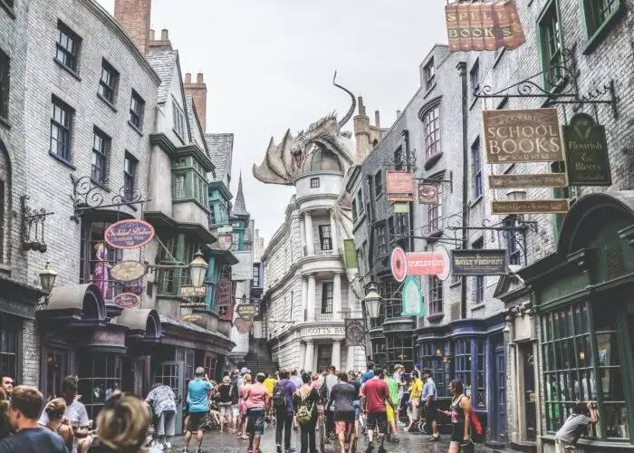 7 Holiday Secrets of Universal Orlando’s Wizarding World of Harry Potter