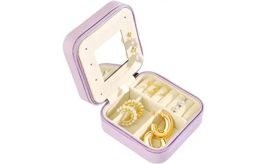 Light purple Sterling Forever The Perfect O-ccasion Earring Case with jewelry in it
